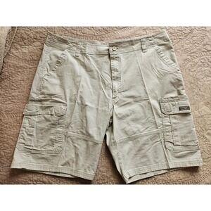 Wrangler Relaxed Fit Men's Khaki Beige Khaki Beige Cargo Shorts, Size 42